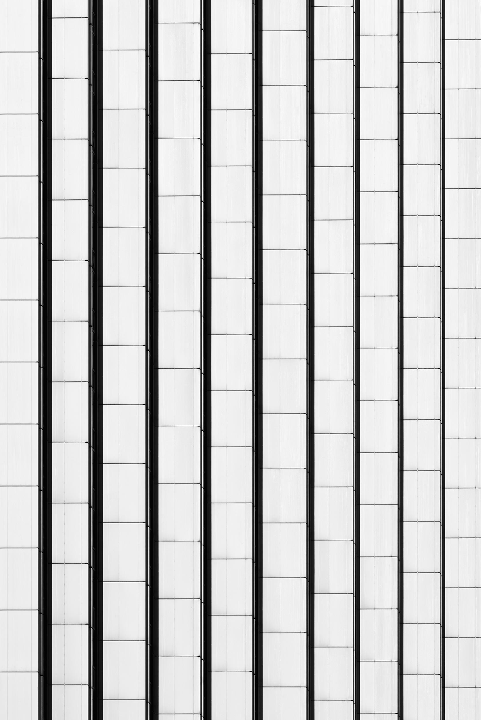 Dorint Congress Hotel, Chemnitz - Rudolf Weißer - Black & White Fine Art Architecture Photography